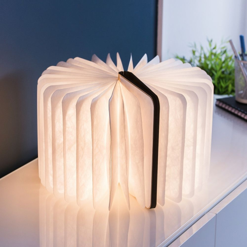 lampe livre ouvert