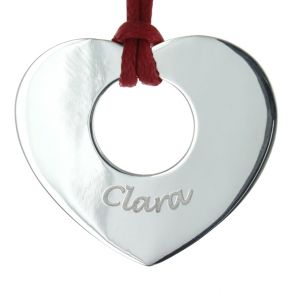 Pendentif petit coeur ajouré gravé