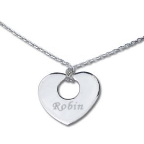 Pendentif petit coeur ajouré gravé Pendentif petit coeur ajouré gravé
