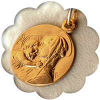 Médailles et chaînes de baptême en or